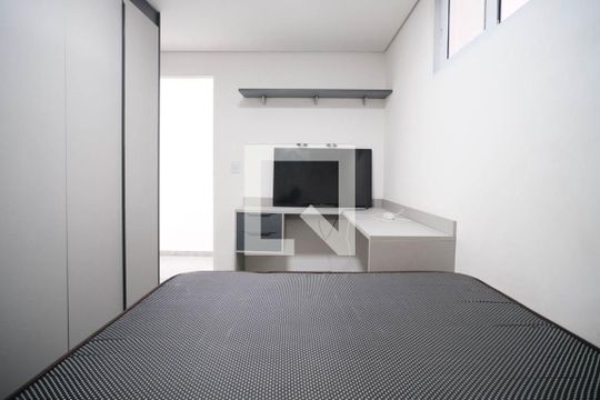 Quarto 1 de apartamento à venda com 2 quartos, 50m² em Vila Carmosina, São Paulo