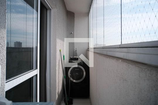 Varanda  de apartamento à venda com 2 quartos, 50m² em Vila Carmosina, São Paulo