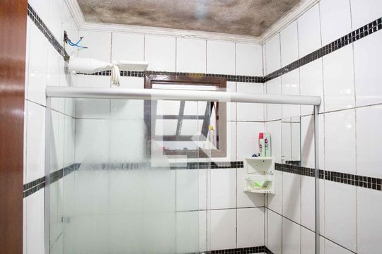 Banheiro de casa à venda com 2 quartos, 6790m² em Centro, Diadema