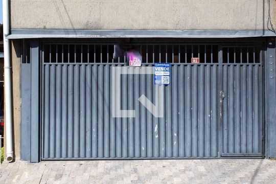 Fachada  de casa à venda com 2 quartos, 6790m² em Centro, Diadema