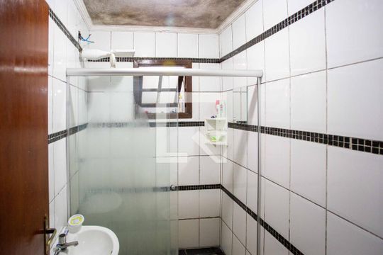 Banheiro de casa à venda com 2 quartos, 6790m² em Centro, Diadema