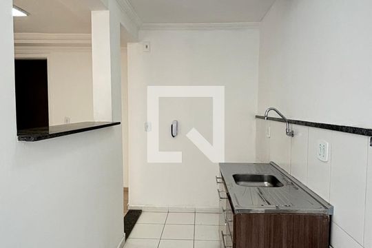 Cozinha de apartamento para alugar com 2 quartos, 46m² em Parque Sao Vicente, Santo André