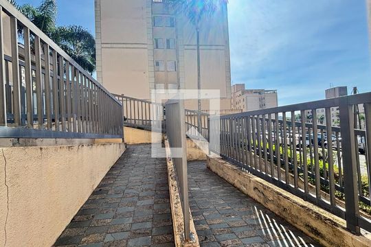 Área comum - Rampa - Corrimão de apartamento para alugar com 2 quartos, 46m² em Parque Sao Vicente, Santo André