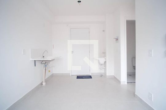 Sala/Cozinha de apartamento à venda com 2 quartos, 32m² em Engenheiro Goulart, São Paulo