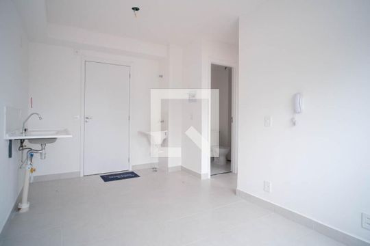 Sala/Cozinha de apartamento à venda com 2 quartos, 32m² em Engenheiro Goulart, São Paulo