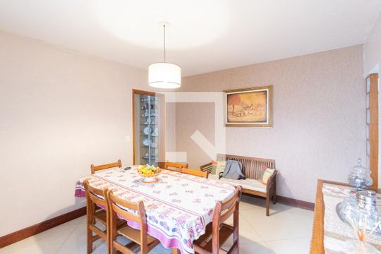 Sala de jantar de casa à venda com 3 quartos, 250m² em Jardim Planalto, Carapicuíba