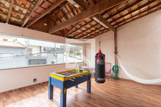 Sacada de casa à venda com 3 quartos, 250m² em Jardim Planalto, Carapicuíba
