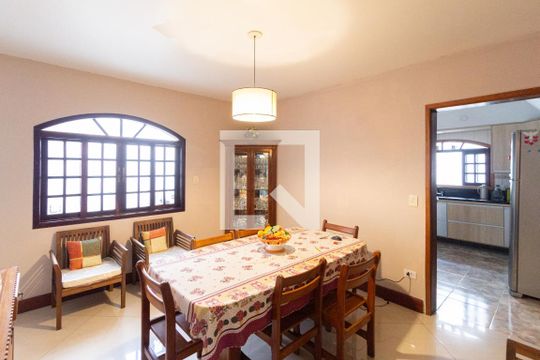 Sala de jantar de casa à venda com 3 quartos, 250m² em Jardim Planalto, Carapicuíba