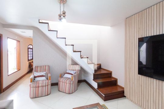 Sala de casa à venda com 3 quartos, 250m² em Jardim Planalto, Carapicuíba