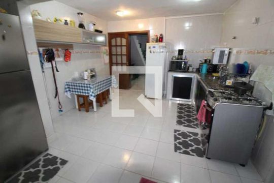 Casa à venda com 4 quartos, 258m² em Portuguesa, Rio de Janeiro