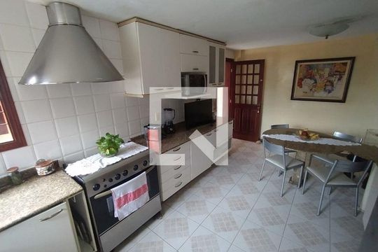 Casa à venda com 4 quartos, 378m² em Jardim Guanabara, Rio de Janeiro