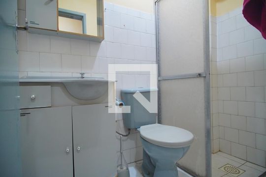 Banheiro de apartamento à venda com 2 quartos, 67m² em Petrópolis, Porto Alegre