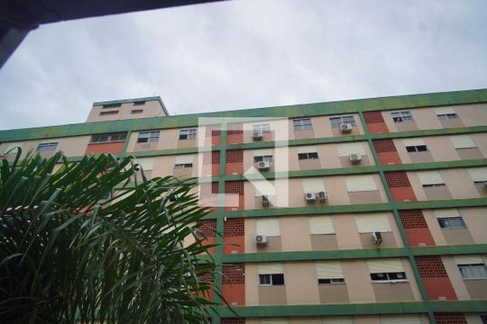 Sala_Vista de apartamento à venda com 2 quartos, 67m² em Petrópolis, Porto Alegre