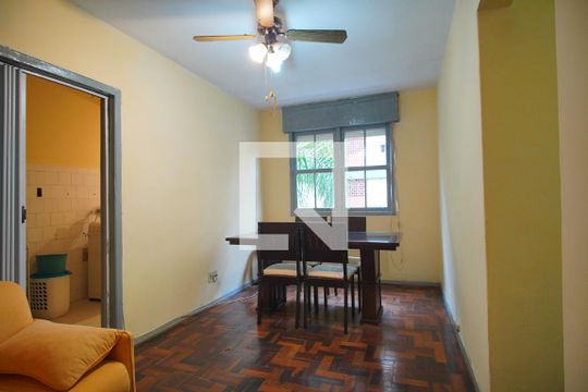 Sala de apartamento à venda com 2 quartos, 67m² em Petrópolis, Porto Alegre