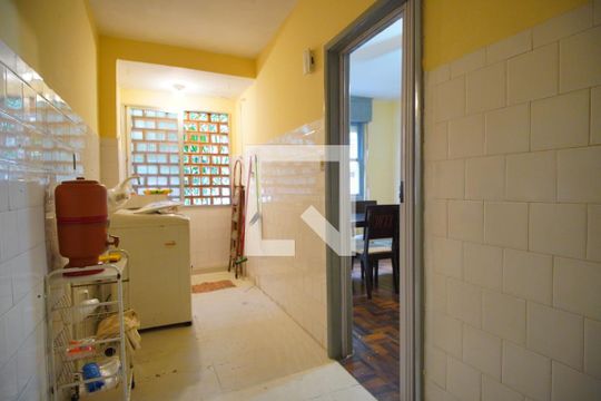 Cozinha de apartamento à venda com 2 quartos, 67m² em Petrópolis, Porto Alegre