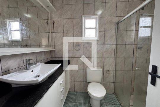 Banheiro de casa à venda com 3 quartos, 110m² em Santos Dumont, São Leopoldo