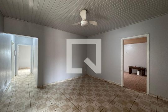 Sala de casa à venda com 3 quartos, 110m² em Santos Dumont, São Leopoldo
