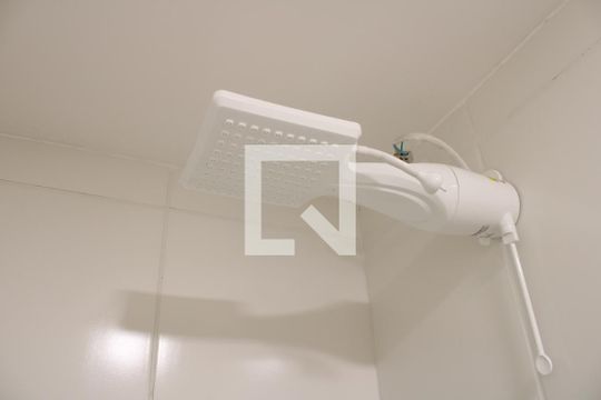 Detalhe do banheiro de apartamento para alugar com 2 quartos, 37m² em Belenzinho, São Paulo
