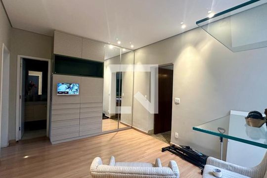 Quarto de casa à venda com 3 quartos, 287m² em Serra, Belo Horizonte