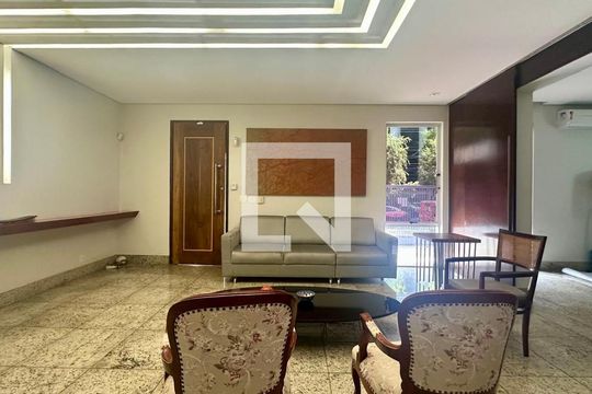 Sala de casa à venda com 3 quartos, 287m² em Serra, Belo Horizonte