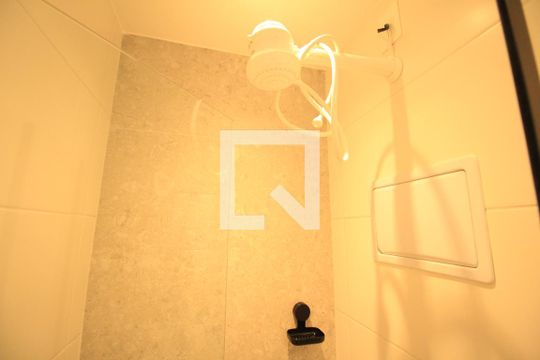Banheiro de apartamento para alugar com 1 quarto, 29m² em Caminho das Árvores, Salvador