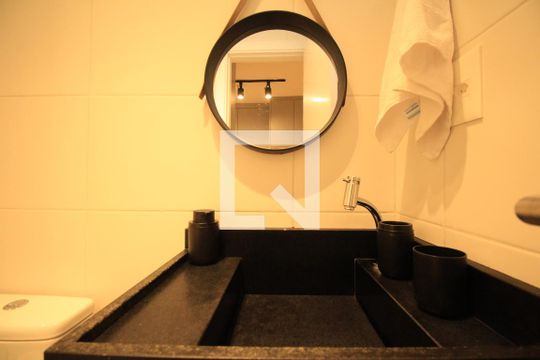 Banheiro de apartamento para alugar com 1 quarto, 29m² em Caminho das Árvores, Salvador