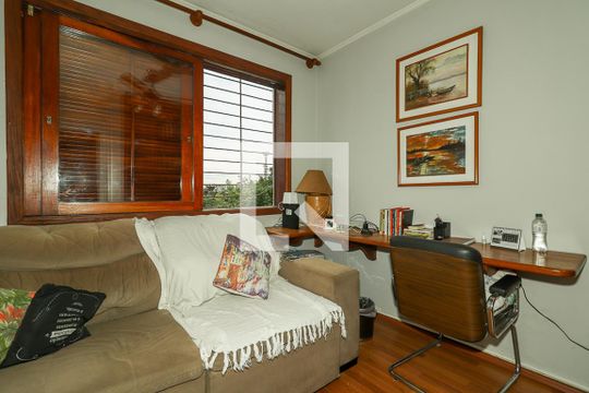 Escritório de casa à venda com 3 quartos, 226m² em Jardim Sabará, Porto Alegre