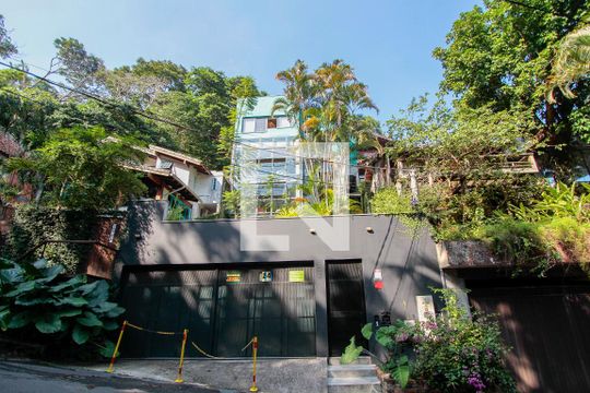 Casa de Condomínio para alugar com 4 quartos, 560m² em Itanhangá, Rio de Janeiro