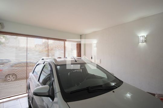 Garagem de casa à venda com 2 quartos, 145m² em Tatuapé, São Paulo