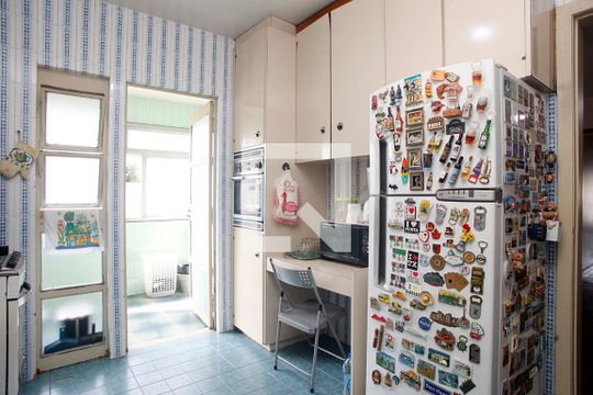 Cozinha de apartamento à venda com 3 quartos, 116m² em Petrópolis, Porto Alegre