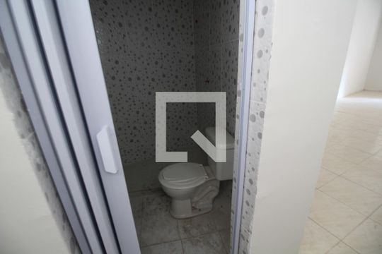 Banheiro de kitnet/studio à venda com 1 quarto, 27m² em Taquara, Rio de Janeiro