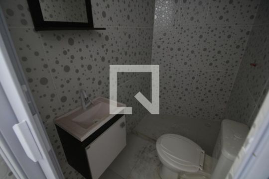 Banheiro de kitnet/studio à venda com 1 quarto, 27m² em Taquara, Rio de Janeiro