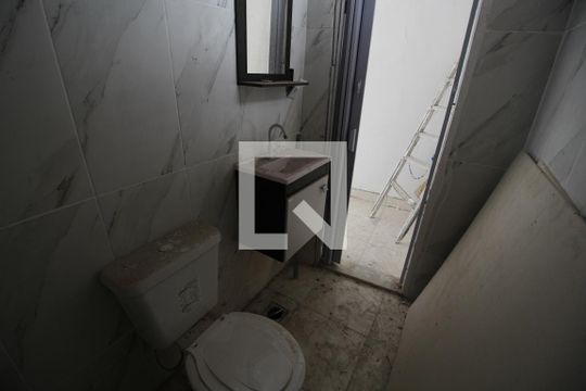 Banheiro de kitnet/studio à venda com 1 quarto, 30m² em Taquara, Rio de Janeiro