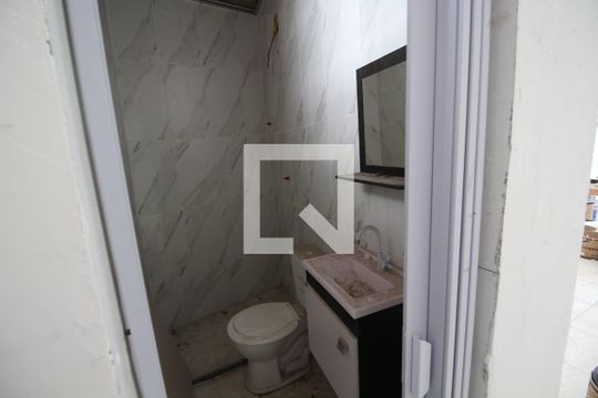 Banheiro de kitnet/studio à venda com 1 quarto, 30m² em Taquara, Rio de Janeiro