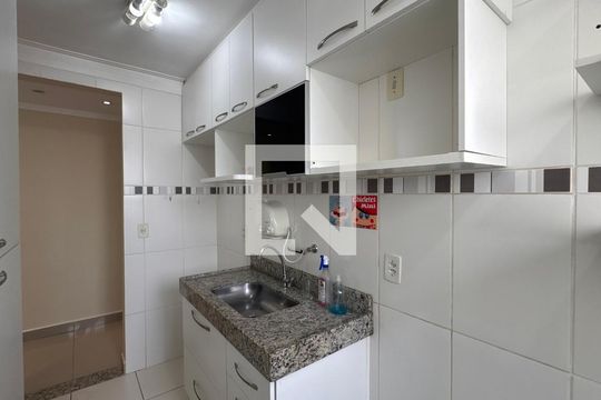 Cozinha de apartamento à venda com 2 quartos, 48m² em Jardim Nova Europa, Campinas