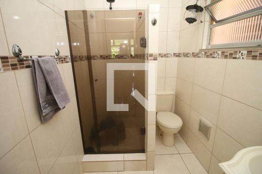 Banheiro de casa à venda com 1 quarto, 102m² em Penha, Rio de Janeiro