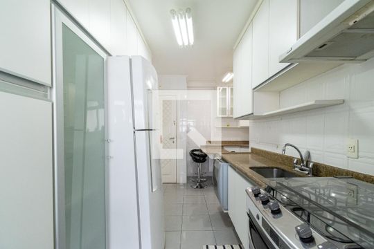 Cozinha de apartamento para alugar com 3 quartos, 130m² em Vila Mascote, São Paulo