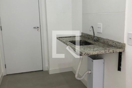 Cozinha de apartamento para alugar com 1 quarto, 27m² em Vila Monte Alegre, São Paulo
