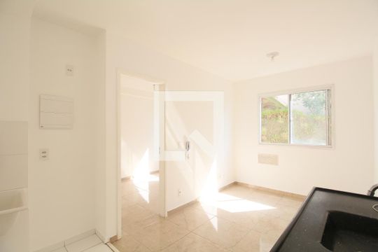 Sala/Cozinha de apartamento para alugar com 1 quarto, 27m² em Vila Nova das Belezas, São Paulo
