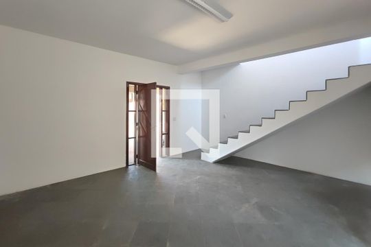 Sala de Estar de casa à venda com 2 quartos, 220m² em Parque Santa Bárbara, Campinas