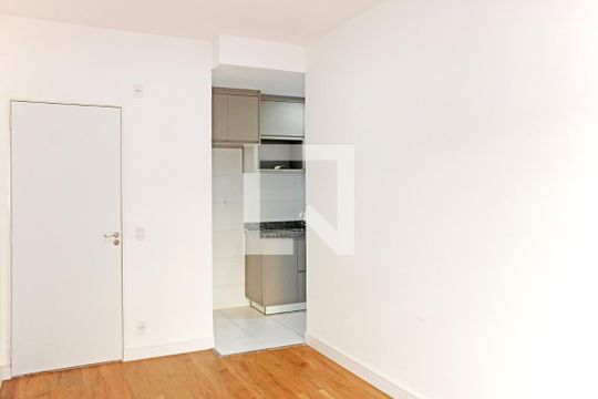 Sala de apartamento para alugar com 2 quartos, 60m² em Dos Ortizes, Valinhos