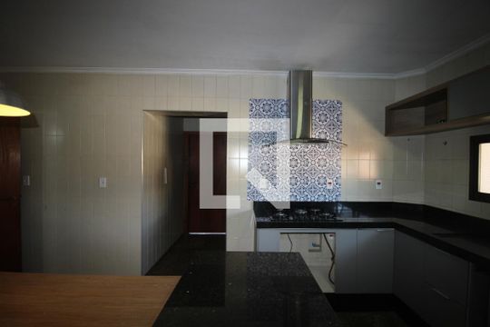 Cozinha de apartamento para alugar com 3 quartos, 238m² em Jardim Marisa, Sorocaba