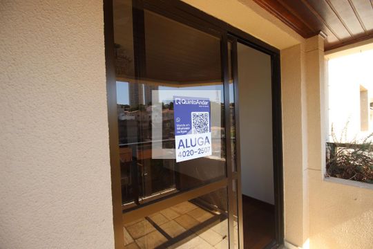 Placa de apartamento para alugar com 3 quartos, 238m² em Jardim Marisa, Sorocaba