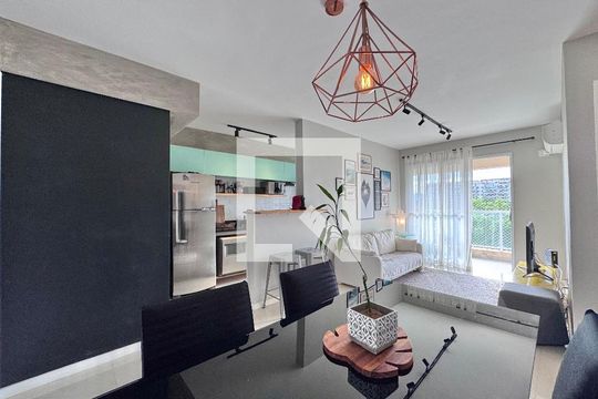 Sala de apartamento à venda com 2 quartos, 64m² em Recreio dos Bandeirantes, Rio de Janeiro