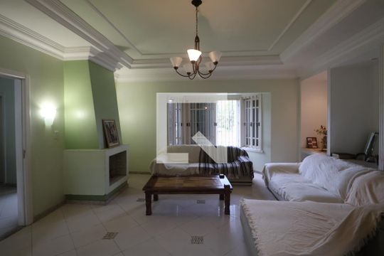 Sala 1 de casa à venda com 6 quartos, 438m² em Nossa Senhora das Gracas, Canoas