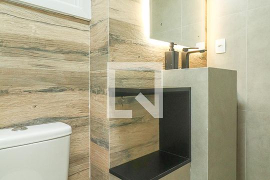 Banheiro Social de apartamento à venda com 3 quartos, 178m² em Petrópolis, Porto Alegre