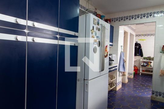 Cozinha  de casa à venda com 3 quartos, 332m² em Parque Taquaral, Campinas