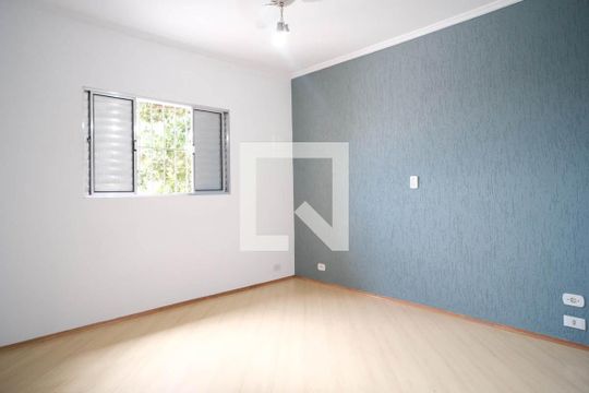 Quarto 2 de casa à venda com 4 quartos, 143m² em Jardim Danfer, São Paulo