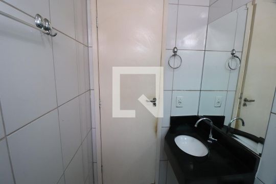 Banheiro Social de apartamento para alugar com 2 quartos, 55m² em Gávea, Uberlândia