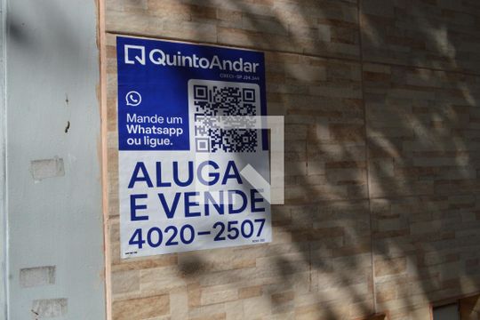 Plaquinha de casa à venda com 3 quartos, 200m² em Vila Mariana, São Paulo